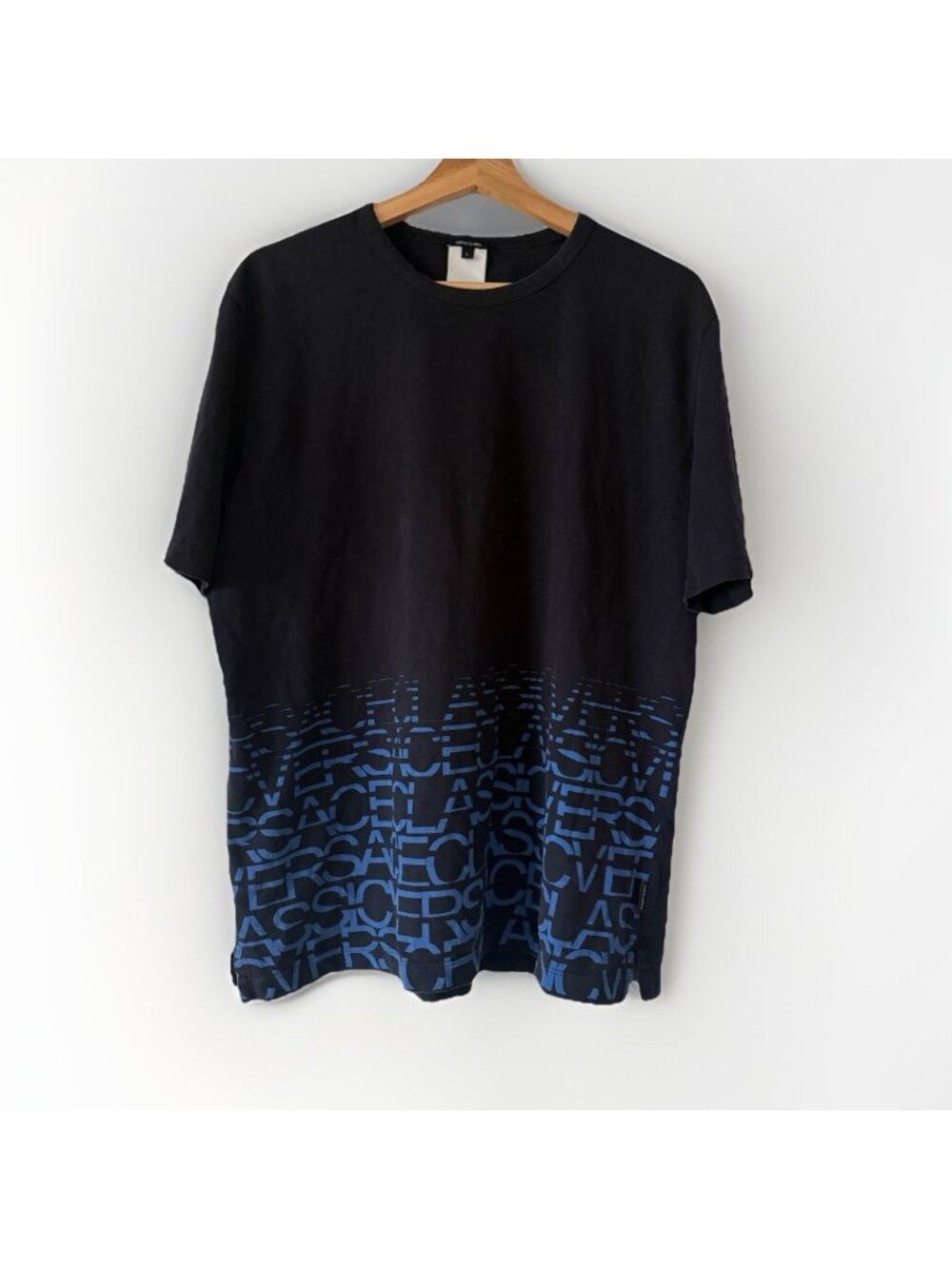 Versace Classic Short Sleeve T Shirt Men’s Sz L  All Over Print Italy Designer